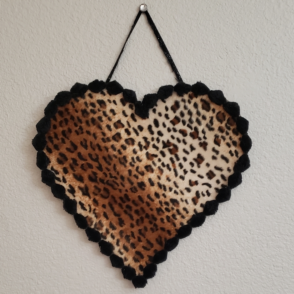 Wall decor heart Wild about you